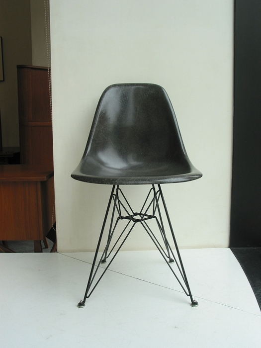 Eames side shell�@�G���t�@���g�O���[