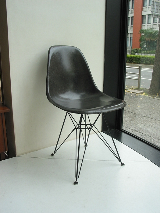 Eames side shell�@�G���t�@���g�O���[