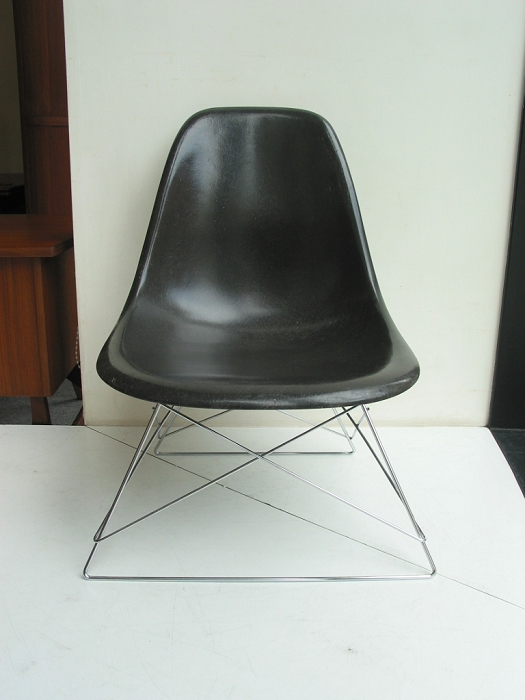 Eames side shell�@�`���R�[���O���[