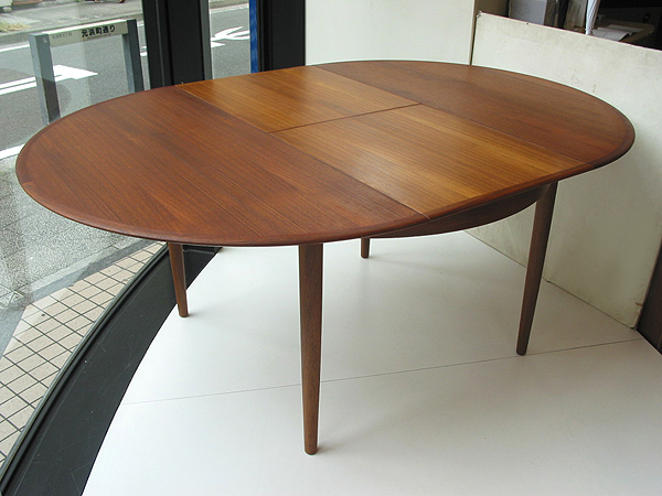 ラウンド ダイニングテーブル / エクステンション 北欧家具 ダニッシュ
