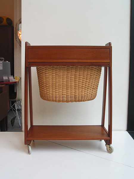ソーイングワゴン / 北欧家具 ダニッシュ デンマーク家具 チーク ソーイングワゴン / 北欧家具 ダニッシュ デンマーク家具 チーク