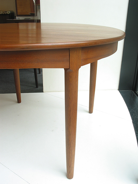 チーク×オーク ラウンドダイニングテーブル(エクステンション) / 北欧