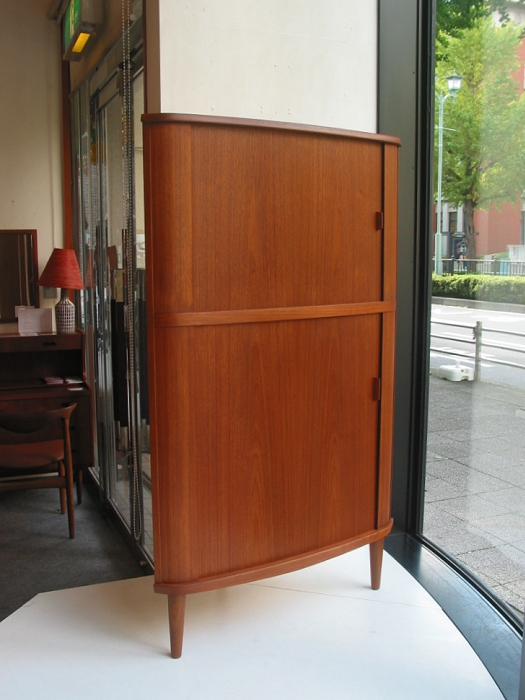 コーナーキャビネット / 北欧家具 ダニッシュ デンマーク家具 コーナーキャビネット / 北欧家具 ダニッシュ デンマーク家具