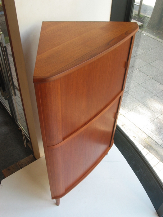 コーナーキャビネット / 北欧家具 ダニッシュ デンマーク家具 チーク