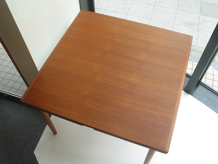 ダイニングテーブル 正方形 / 北欧家具 ダニッシュ デンマーク