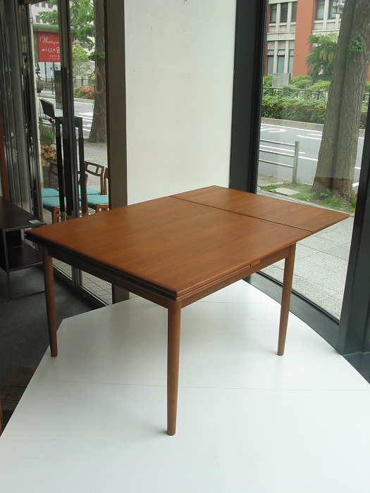 ダイニングテーブル 正方形 / 北欧家具 ダニッシュ デンマーク家具