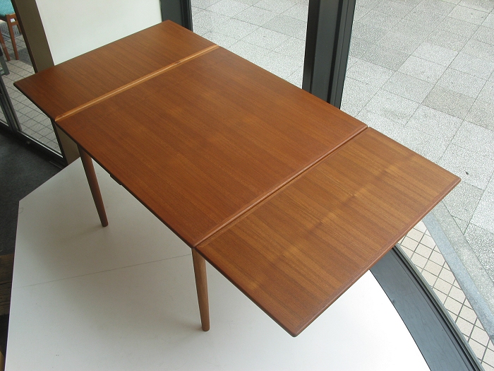 ダイニングテーブル 正方形 / 北欧家具 ダニッシュ デンマーク