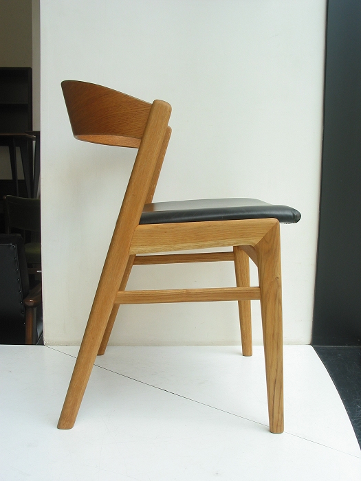 �k���Ƌ�@Oak chair
