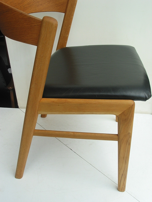 �k���Ƌ�@Oak chair