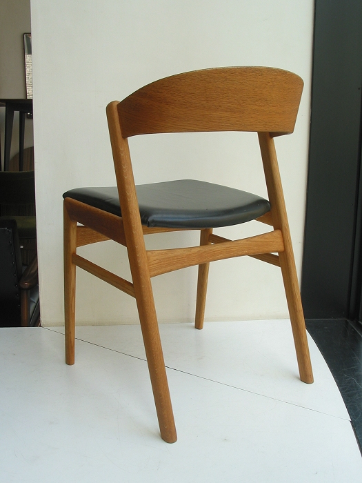 �k���Ƌ�@Oak chair