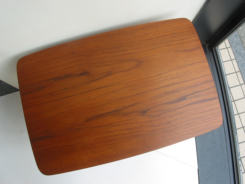 �k���Ƌ�@Sewing table
