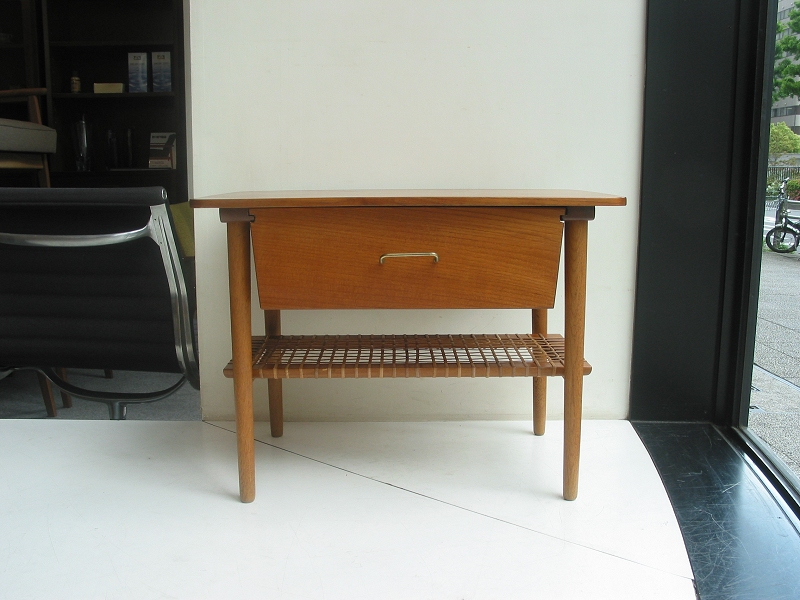 �k���Ƌ�@Sewing table
