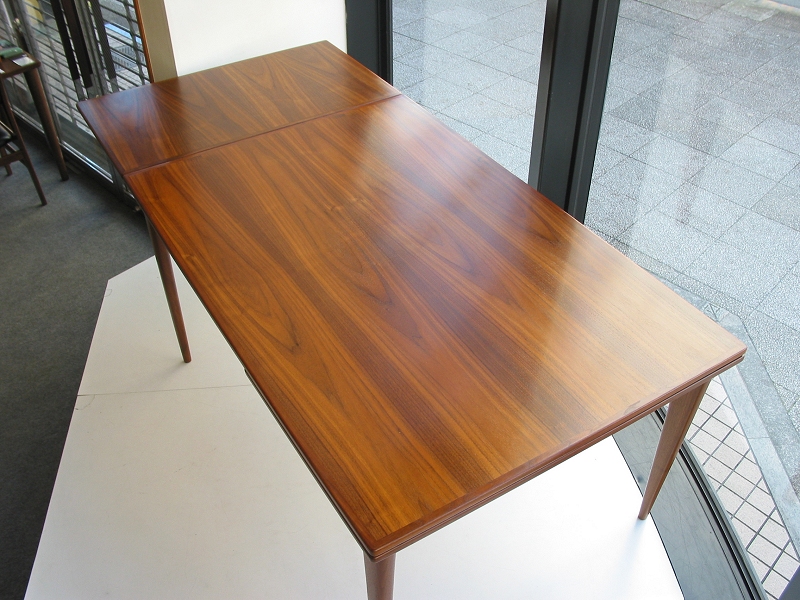 �k���Ƌ�@N.O.Moller / J.L.Moller / Dining table�i�_�C�j���O�e�[�u���j