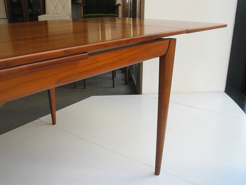�k���Ƌ�@N.O.Moller / J.L.Moller / Dining table�i�_�C�j���O�e�[�u���j