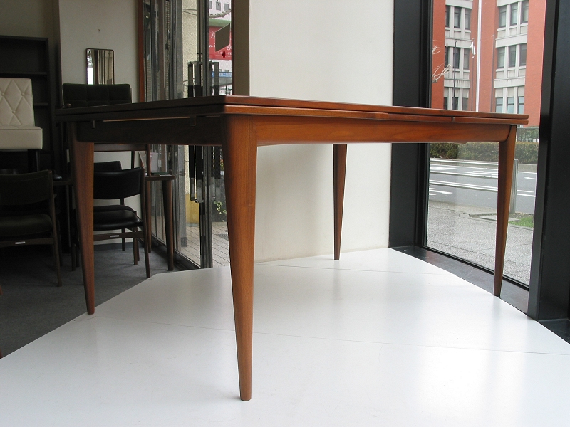 �k���Ƌ�@N.O.Moller / J.L.Moller / Dining table�i�_�C�j���O�e�[�u���j