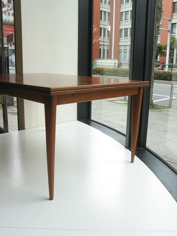 �k���Ƌ�@N.O.Moller / J.L.Moller / Dining table�i�_�C�j���O�e�[�u���j