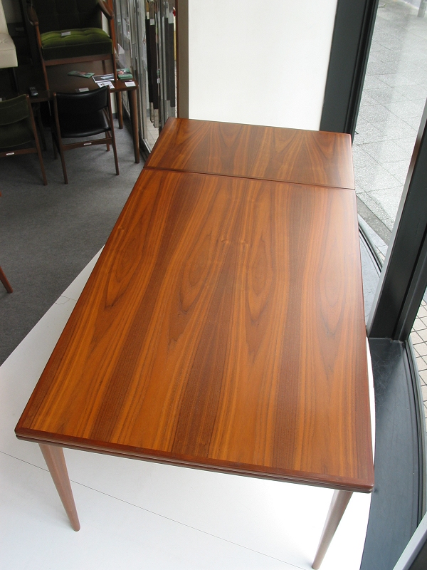 �k���Ƌ�@N.O.Moller / J.L.Moller / Dining table�i�_�C�j���O�e�[�u���j