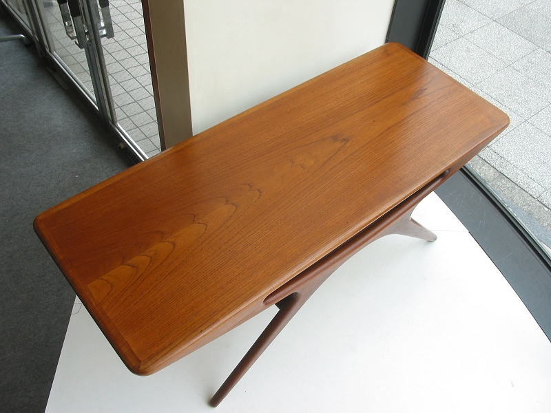 �k���Ƌ�@Teak CFC Silkeborg�@Johannes Andersen�@Smile(UFO) table