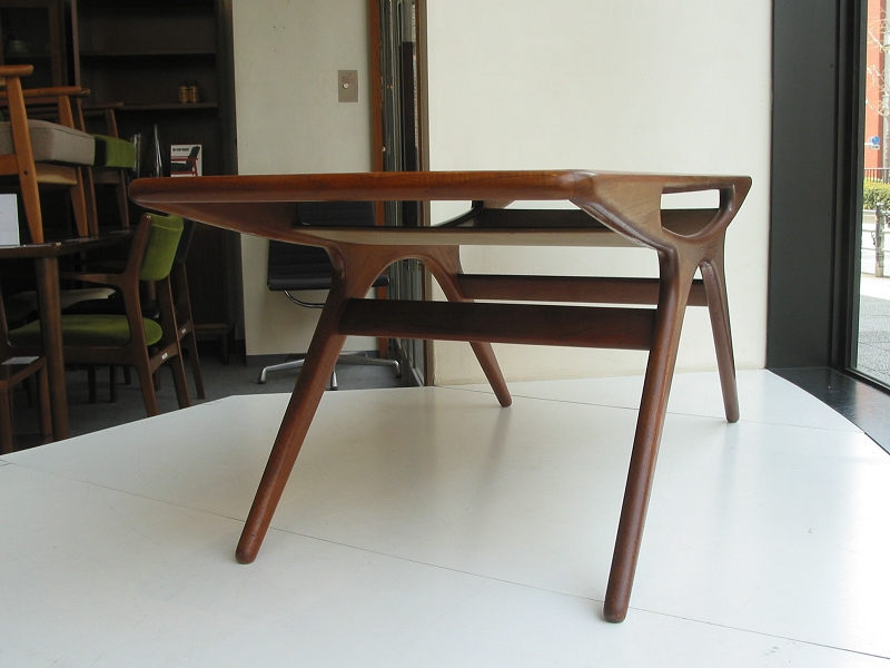 �k���Ƌ�@Teak CFC Silkeborg�@Johannes Andersen�@Smile(UFO) table