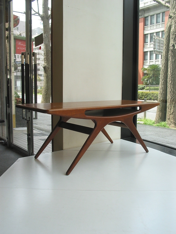 �k���Ƌ�@Teak CFC Silkeborg�@Johannes Andersen�@Smile(UFO) table