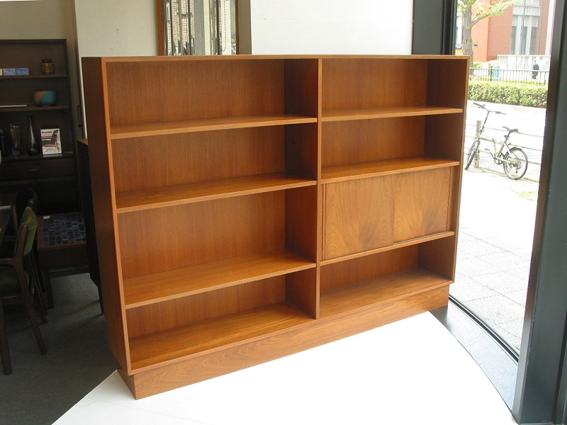 �k���Ƌ�@Book case(�u�b�N�P�[�X)