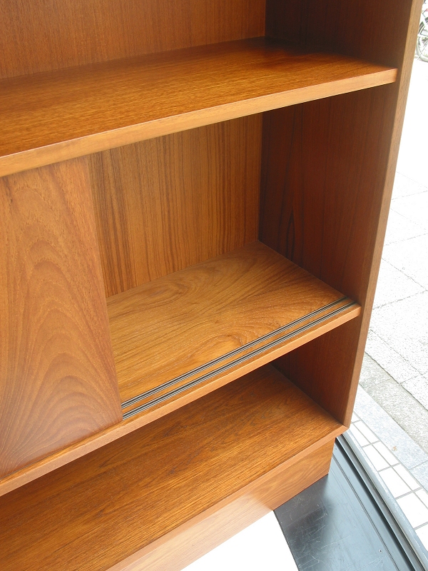 �k���Ƌ�@Book case(�u�b�N�P�[�X)
