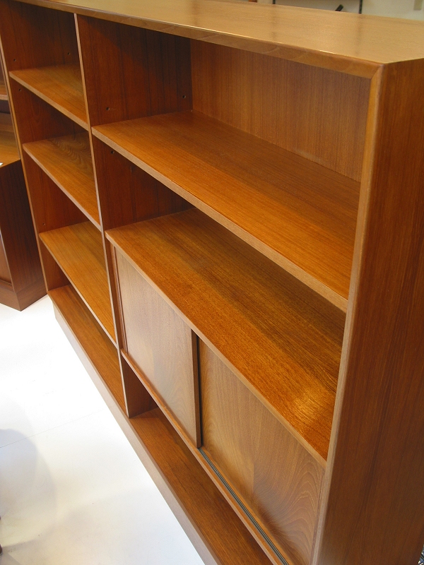 �k���Ƌ�@Book case(�u�b�N�P�[�X)