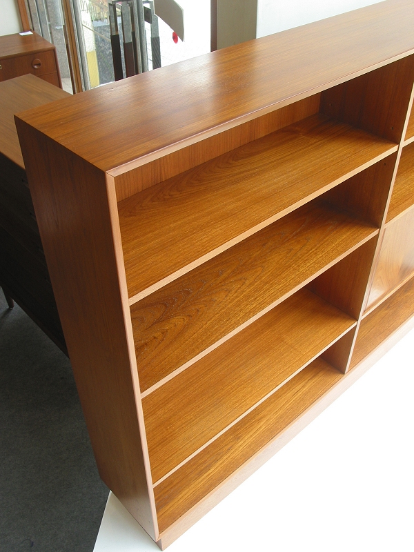 �k���Ƌ�@Book case(�u�b�N�P�[�X)