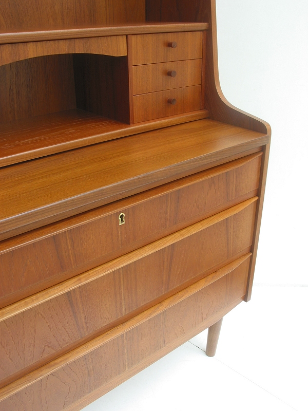kƋ@Book Shelf / Writing bureau