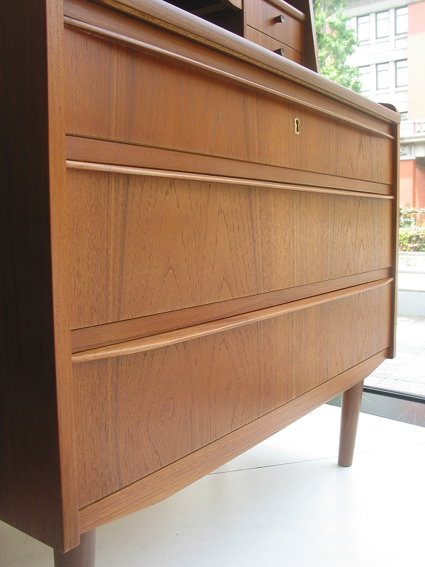 kƋ@Book Shelf / Writing bureau