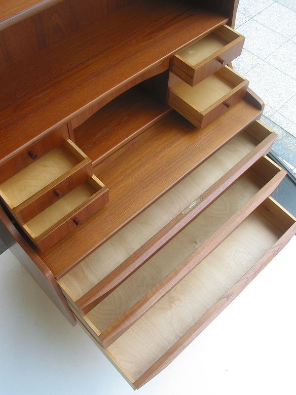 kƋ@Book Shelf / Writing bureau