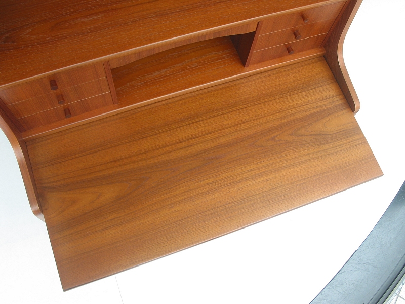 kƋ@Book Shelf / Writing bureau