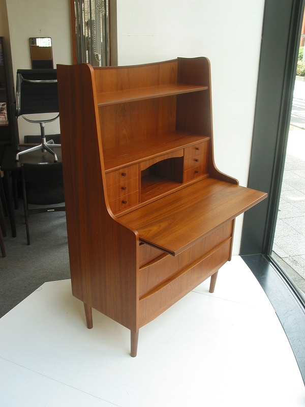 kƋ@Book Shelf / Writing bureau
