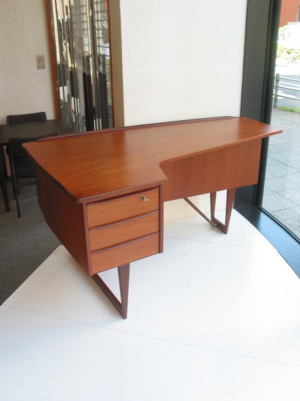 Peter Lovig Nielsen Desk(デスク) / 北欧家具 ダニッシュ Peter Lovig Nielsen Desk(デスク) / 北欧家具 ダニッシュ