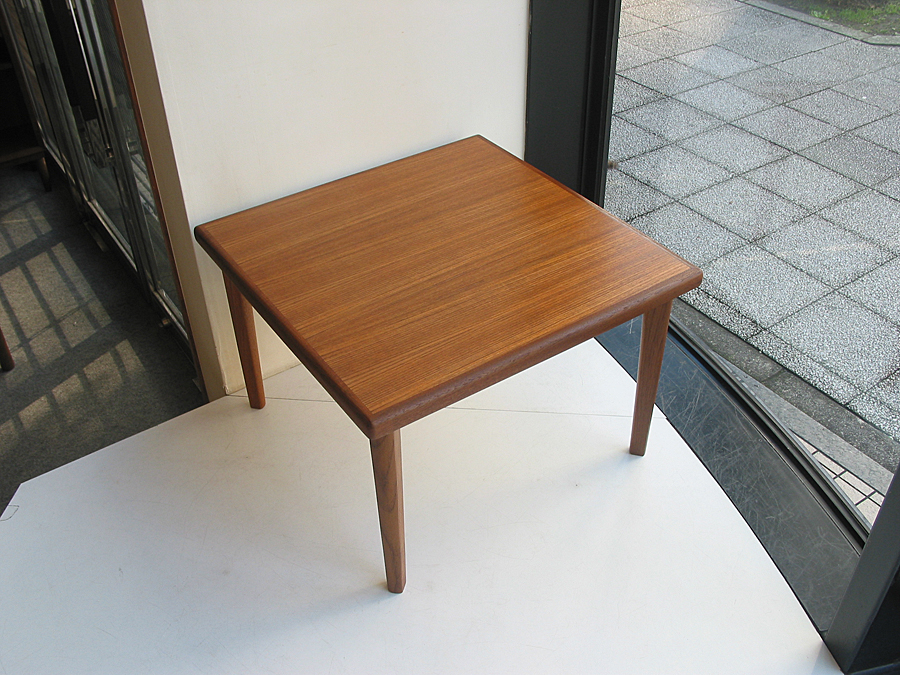 �k���Ƌ�@Coffee Table