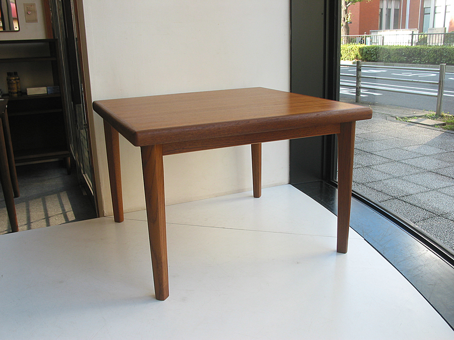 �k���Ƌ�@Coffee Table