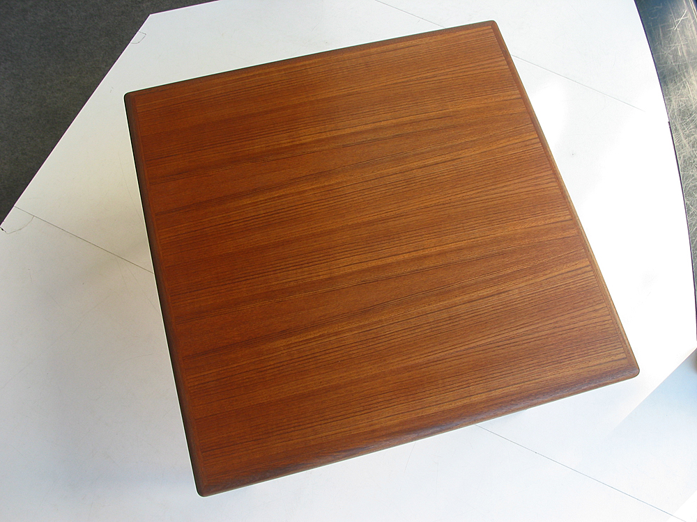 �k���Ƌ�@Coffee Table