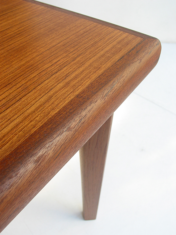 �k���Ƌ�@Coffee Table
