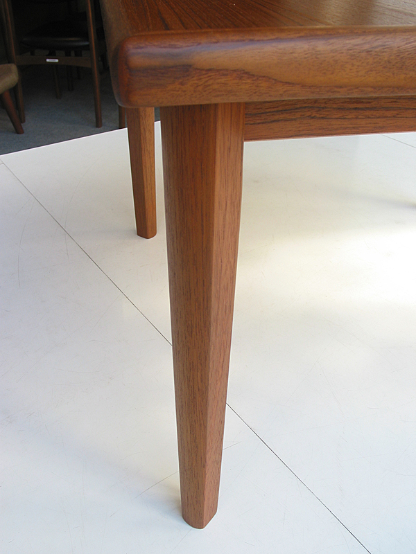 �k���Ƌ�@Coffee Table