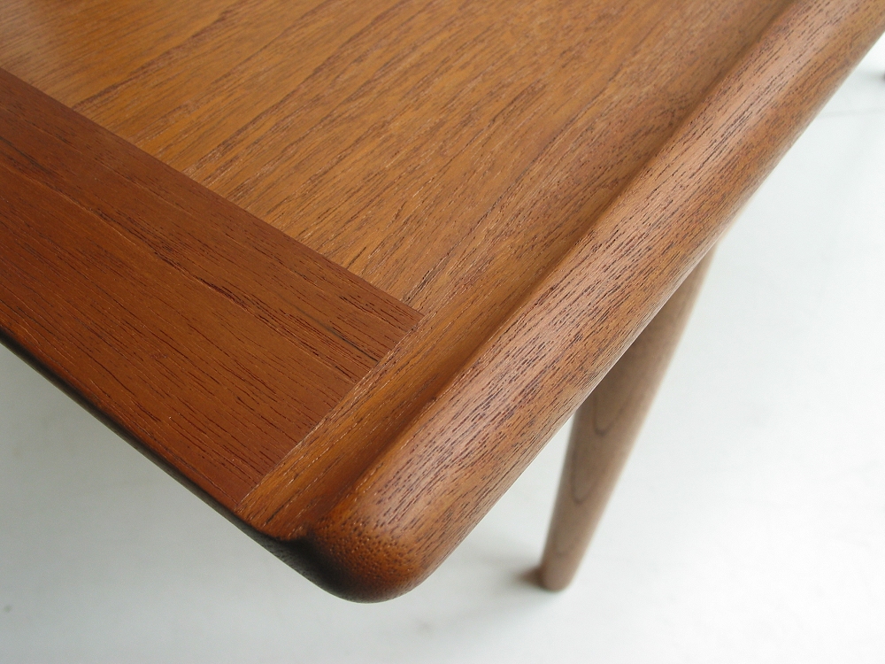 �k���Ƌ�@Center table / Grete Jalk