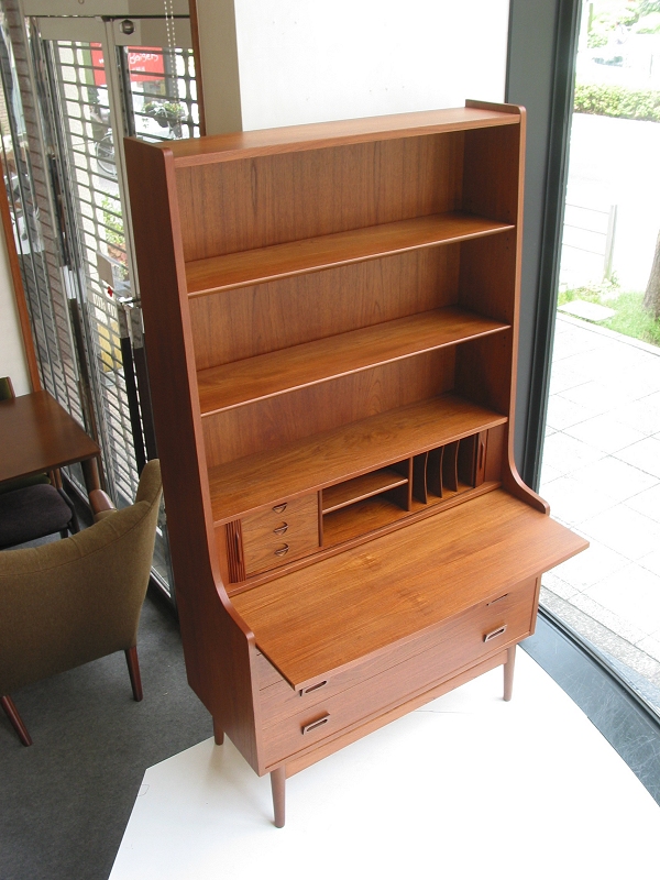 �k���Ƌ�@Book case