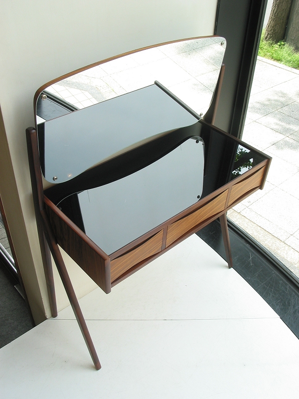 �k���Ƌ�@Dresser