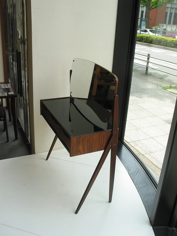 �k���Ƌ�@Dresser