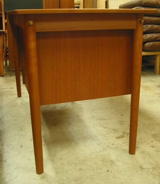 kƋ@Arne vodder(Al Hb^[) DeskifXNj