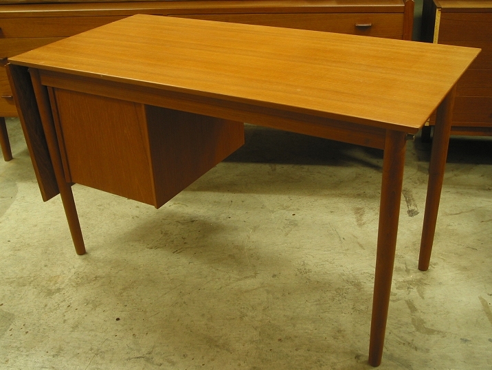 kƋ@Arne vodder(Al Hb^[) DeskifXNj