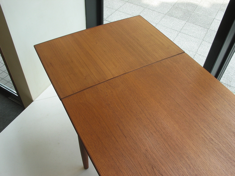�k���Ƌ�@Dining table(�_�C�j���O�e�[�u��)