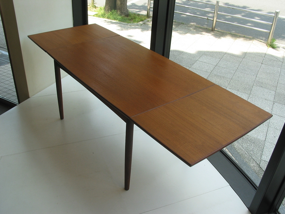 �k���Ƌ�@Dining table(�_�C�j���O�e�[�u��)