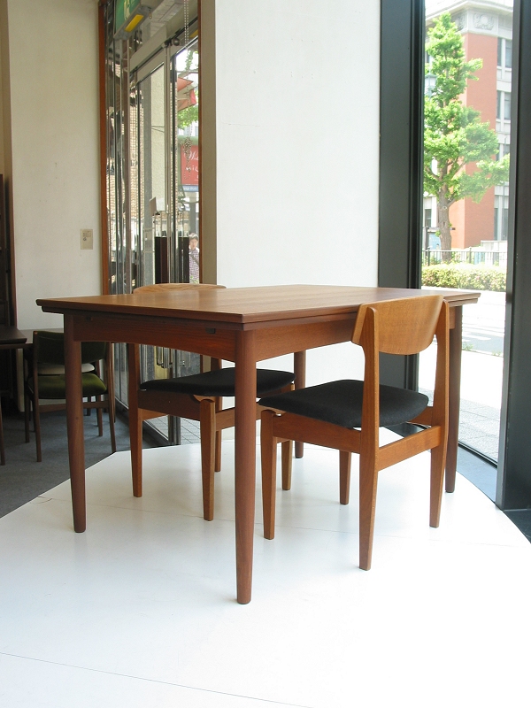 �k���Ƌ�@Dining table(�_�C�j���O�e�[�u��)