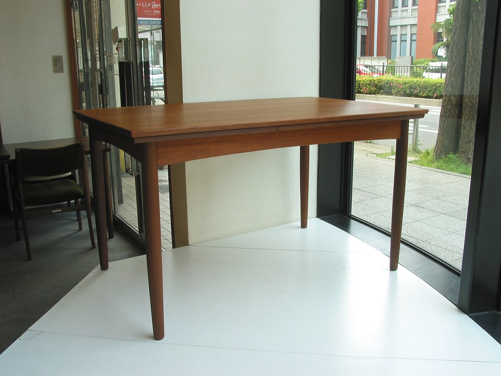 �k���Ƌ�@Dining table(�_�C�j���O�e�[�u��)