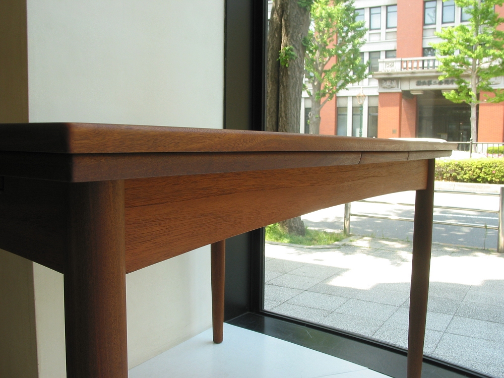�k���Ƌ�@Dining table(�_�C�j���O�e�[�u��)